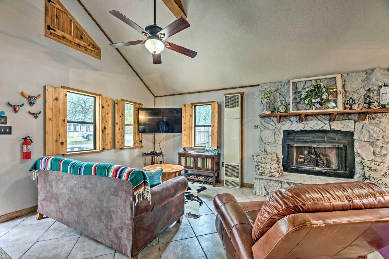 Ruidoso Cabin With Deck And Grill - Walk To Town! Exterior photo